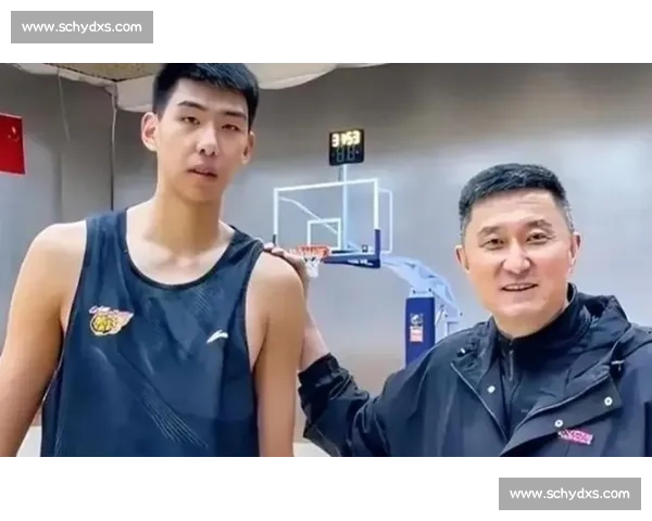 杜锋徐昕训练场冲突事件:战术分歧背后的代际博弈 杜锋徐昕训练场冲突事件:战术分歧背后的代际博弈